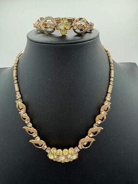Vintage Sarah CoventryYellow And Rhinestones Choker Necklace & Bracelet Set